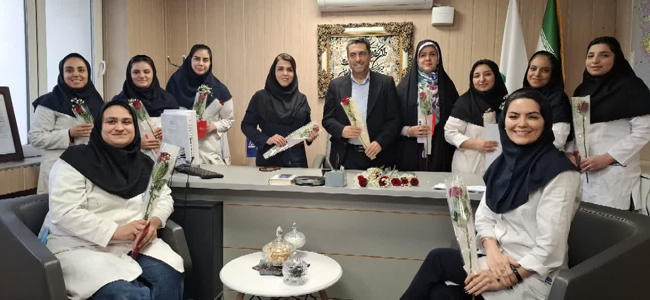 برگزاری بزرگداشت مقام روز مادر با حضور مدیر عامل محترم شرکت شیمی دارو کوثر جناب آقای دکتر زندیه